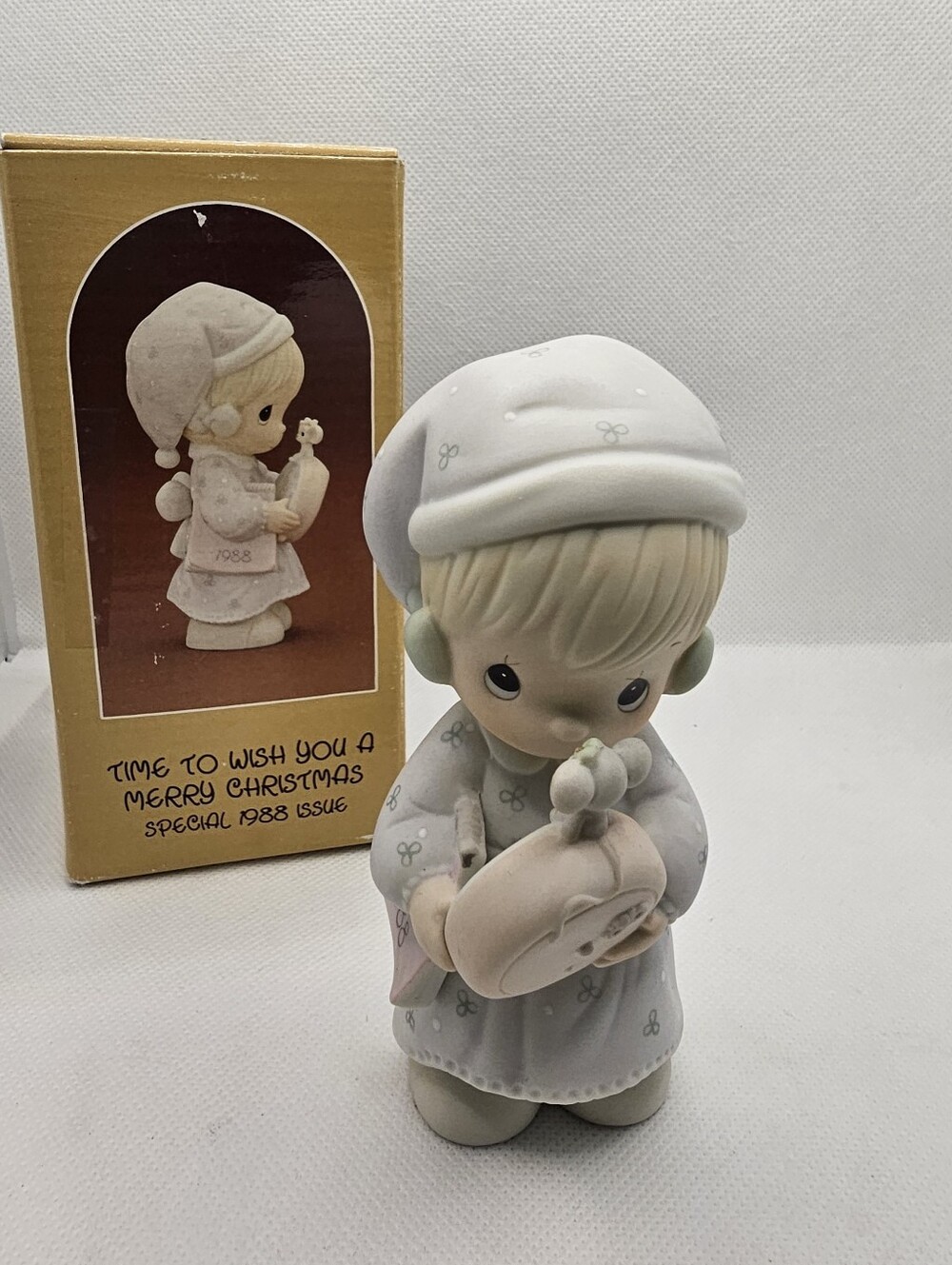 Precious Moments time to wish Merry Christmas Porcelain Figurine 1988 special ch